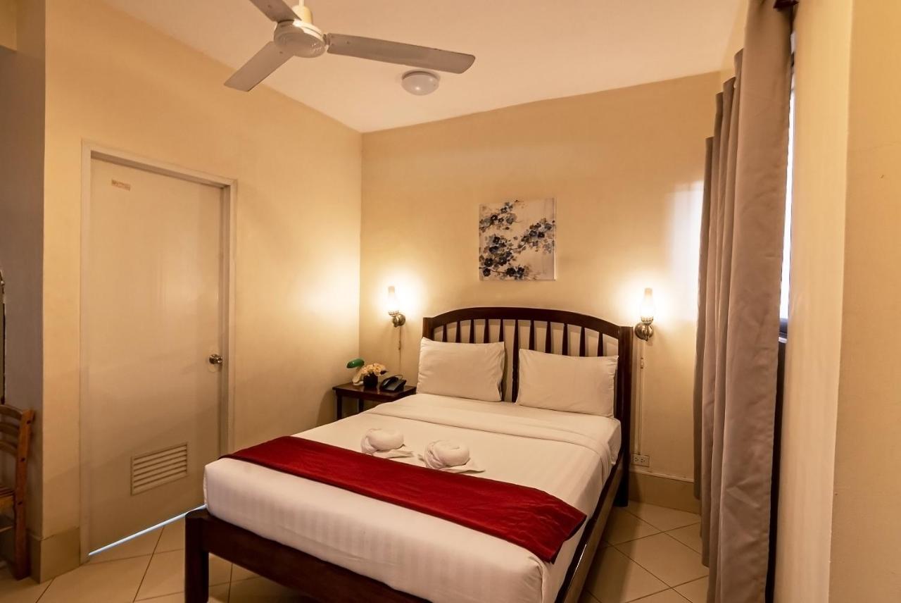 Kiwi Hotel Cebu Bagian luar foto