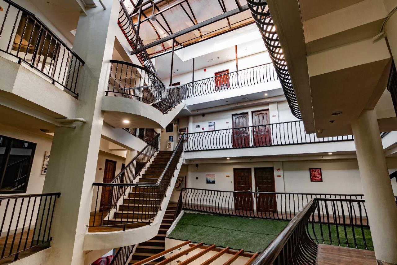 Kiwi Hotel Cebu Bagian luar foto