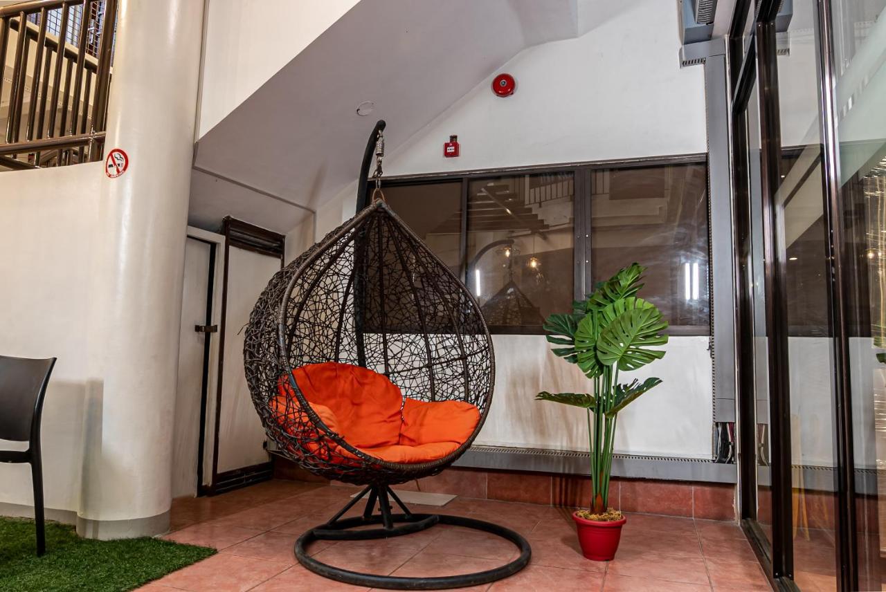 Kiwi Hotel Cebu Bagian luar foto