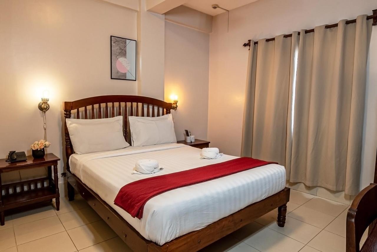 Kiwi Hotel Cebu Bagian luar foto