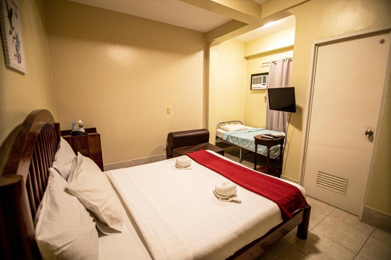Kiwi Hotel Cebu Bagian luar foto