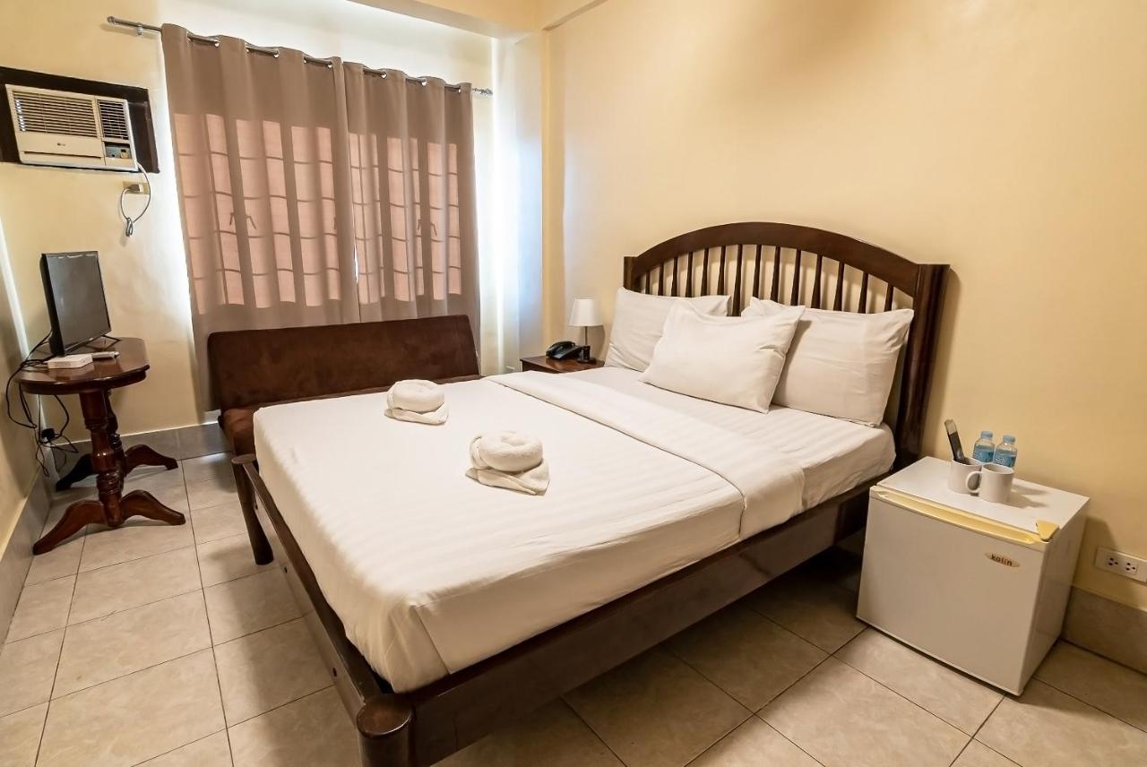 Kiwi Hotel Cebu Bagian luar foto