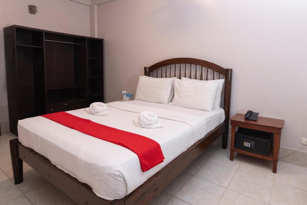 Kiwi Hotel Cebu Bagian luar foto