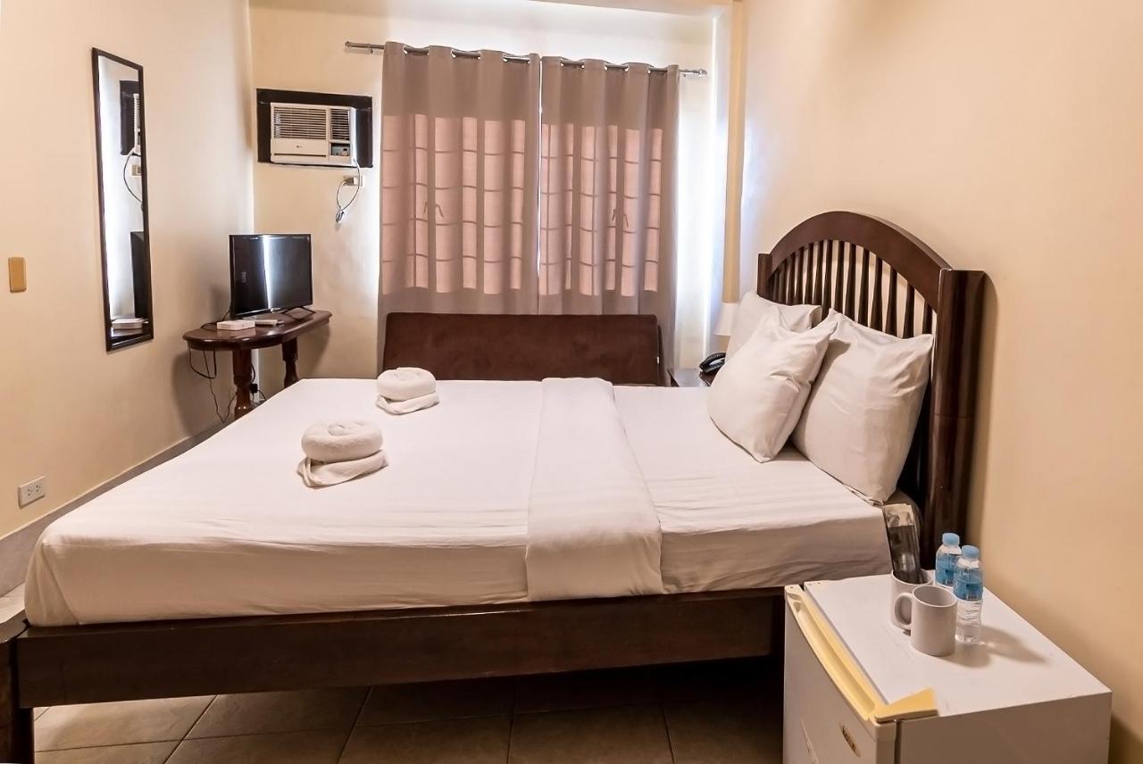 Kiwi Hotel Cebu Bagian luar foto