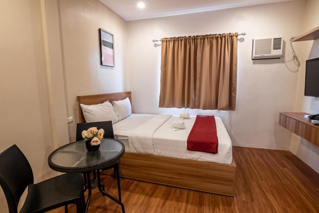 Kiwi Hotel Cebu Bagian luar foto